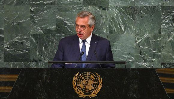 El presidente argentino, Alberto Fernández, se dirige a la 77ª sesión de la Asamblea General de las Naciones Unidas en la sede de la ONU en Nueva York el 20 de septiembre de 2022. (Foto de ANGELA WEISS / AFP)