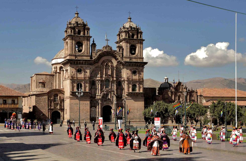 Fascinante, impresionante y auténtico, cuya historia vive en las calles, plazas, valles y pueblos. La ciudad de Cusco es una muestra impresionante de la alta ingeniería incaica que dominó la piedra como en Choquequirao, Sacsayhuaman, Qenko, Tambomachay, Ollantaytambo y Machu Picchu (la joya inca construida con la sabiduría de los antiguos peruanos en un entorno ecológico). (Tomado de cusco.gob.pe / Foto: Jose Carlos ANGULO / AFP)