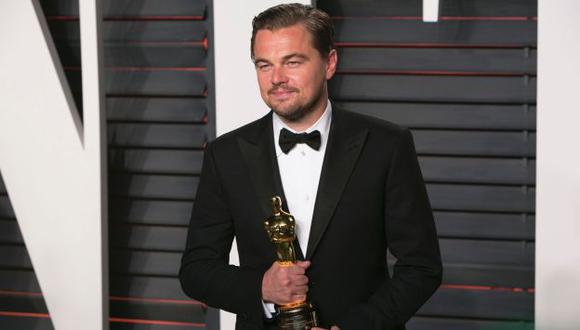 Leonardo DiCaprio casi olvidó su Oscar en un restaurante. (AFP)