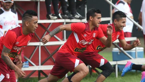 Miguel Trauco y Christian Cueva se sumaron ayer a las prácticas de la Selección peruana. (USI)