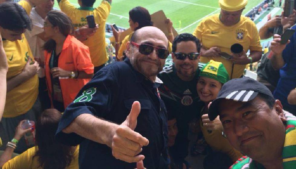 Edgar Vivar, más conocido como el ‘Señor Barriga’, estuvo en las tribunas del Brasil-México apoyando a su selección. Muchos fanáticos aprovecharon para sacarse una foto con la leyenda viva de la Vecindad del Chavo. (Internet)