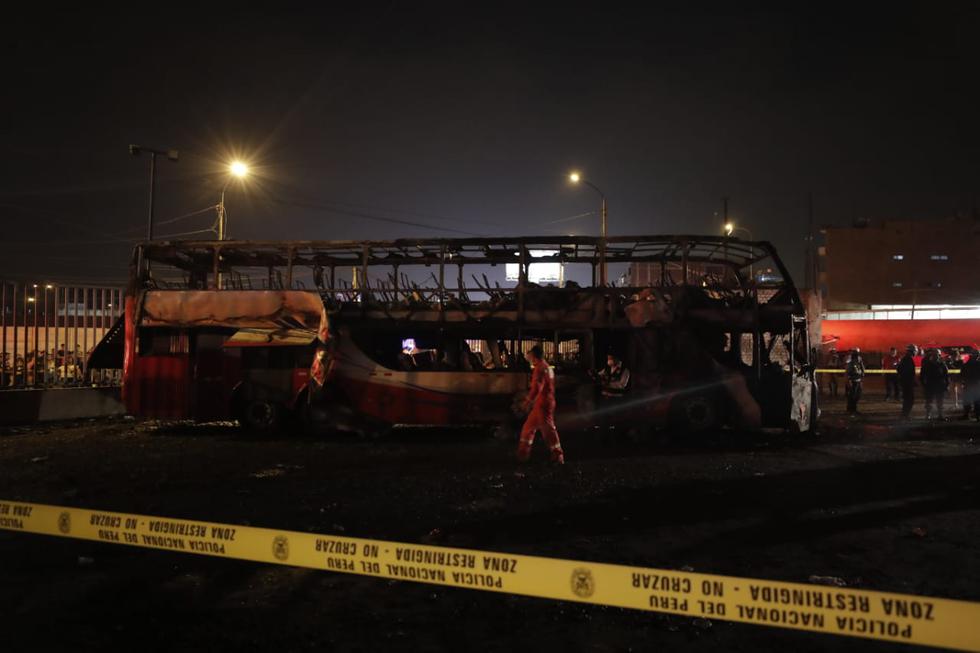 Tragedia en ex terminal Fiori: Bomberos confirman 17 muertos y 7 heridos. (Renzo Salazar/GEC)