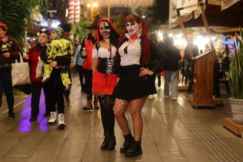 Con motivo de Halloween, varias personas celebraron esta fecha desde la noche del lunes acudiendo a diversos eventos realizados en la ciudad. Fotos: Jesús Saucedo/@photo.gec