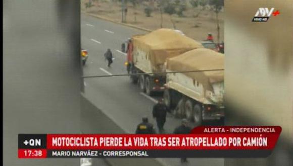 La muerte del motociclista fue inmediata. El chofer del camión fue llevado a la comisaría Sol de Oro. (ATV+)