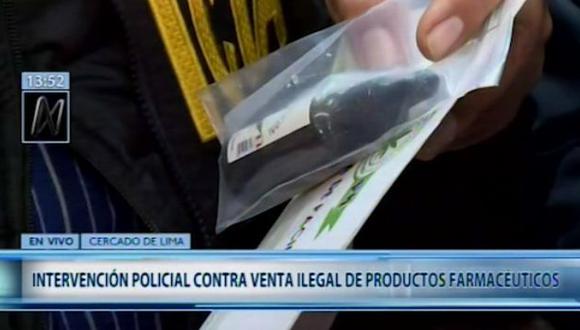 De acuerdo al coronel PNP Víctor Montoya, jefe de la división, sentenció que los compradores eran contactados por redes sociales y llegaban al stand 107 para adquirir este producto farmacéutico. (Foto: Captura Canal N)