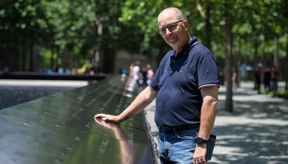 Joseph Dittmar, un sobreviviente de los ataques al World Trade Center del 11 de septiembre de 2001, posa para un retrato en el Museo y Memorial del 11 de septiembre en la ciudad de Nueva York el 8 de junio de 2021. (Foto: Angela WEISS / AFP)
