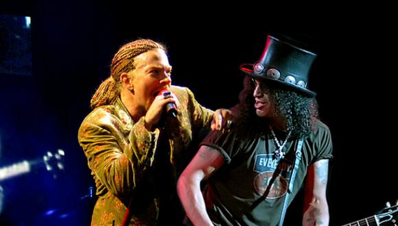 En julio dos guitarristas salieron de Guns N' Roses. (Feel Numb)