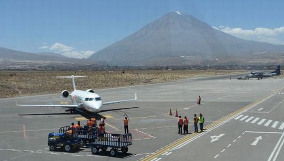 Empresa aérea boliviana inició sus operaciones en Arequipa hoy. (El Comercio)