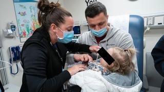 Cuatro niños ucranianos con cáncer fueron evacuados a un hospital estadounidense
