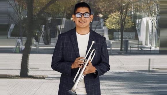 Elmer Churampi es trompetista de la Orquesta Sinfónica de Dallas desde hace 4 años. (Foto: Instagram)