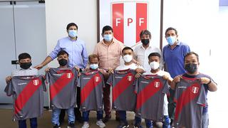 Selección Peruana de Talla Baja recibe camiseta oficial para disputar la Copa América