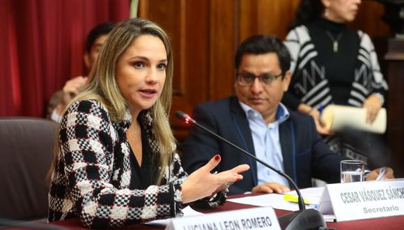 La congresista Luciana León señaló que el presidente Martín Vizcarra debe permanecer hasta el 2021. (Foto: Congreso)