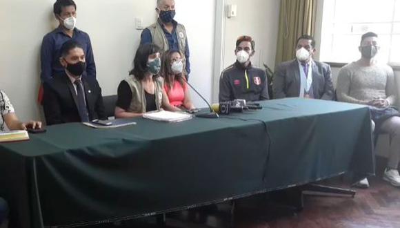La Coordinadora Nacional de Derechos Humanos en compañía de los familiares de los fallecidos, Inti Sotelo y Jack Pintado, y de los heridos realizó una conferencia de prensa. (Foto: Captura Facebook)