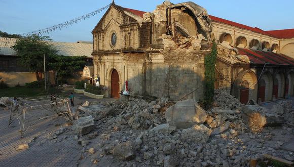 Vista general de la parroquia St. Catherine destruida luego del sismo en Filipinas. (Foto: EFE)