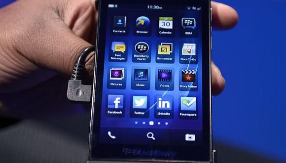 BlackBerry encara una fuerte competencia de Apple y los rivales basados en Android. (AFP)