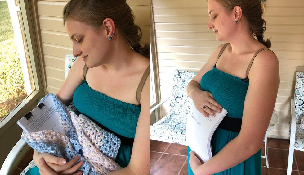 Terminó su tesis y celebró tomándose fotos de maternidad con ella. Es su bebé que al fin ha nacido. (Facebook / Sarah Whelan Curtis)