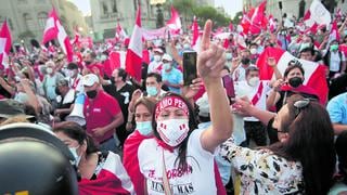 Miles marchan a favor de la vacancia de Pedro Castillo