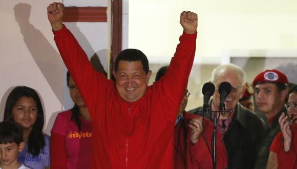 ¿CONCILIACIÓN? Hugo Chávez llamó a Henrique Capriles por teléfono y tuvieron “amena” charla. (Reuters)