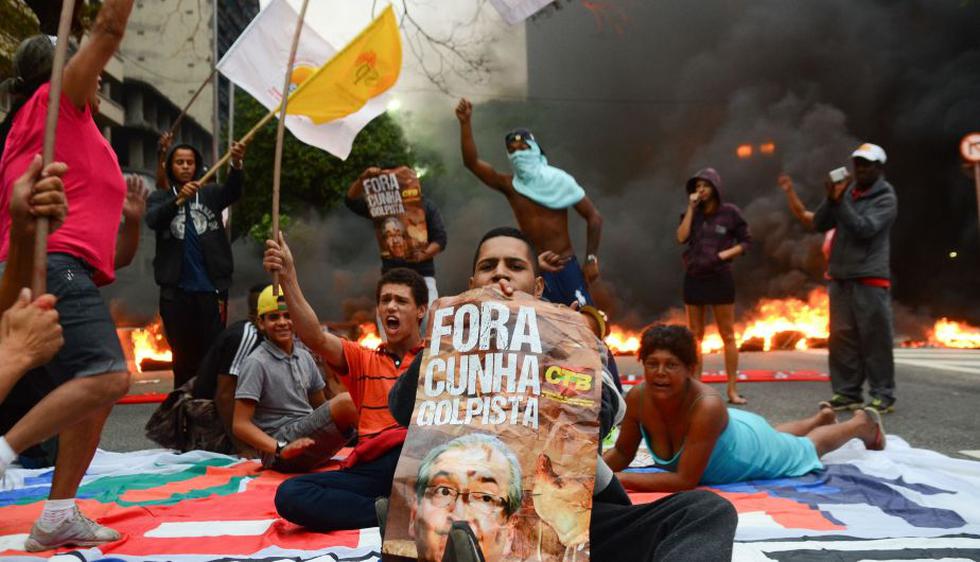 A un día de la votación del juicio político contra Dilma Rousseff, varias protestas se registraron en Brasil. (EFE)