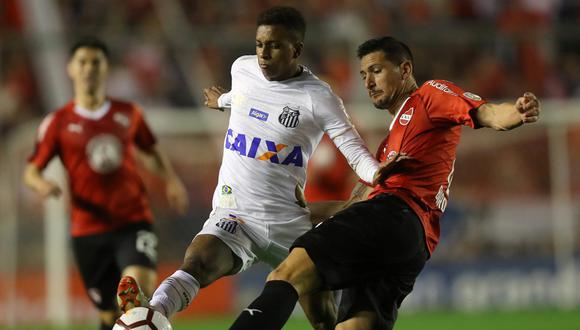 Santos e Independiente igualaron sin goles en la ida. La llave está abierta. (Foto: Reuters)