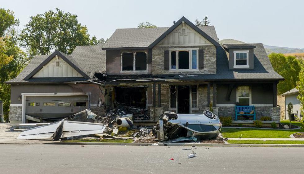 Hombre estrelló una avioneta contra su casa en Estados Unidos tras agredir a su mujer. | Foto: AP