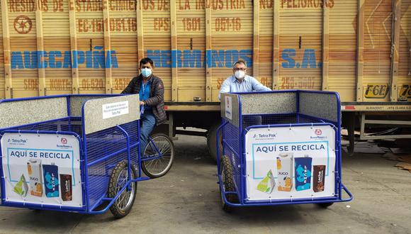 La transnacional sueca Tetra Pak y la empresa Pamolsa entregaron 18 contenedores de reciclaje a la Municipalidad de Santiago de Surco para promover la correcta recolección de residuos sólidos en los parques de ese distrito.