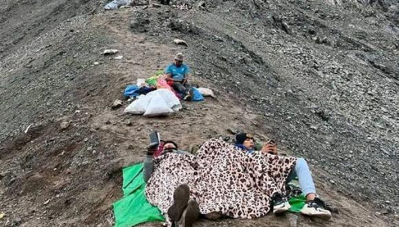 Familias de Secocha duermen en los cerros. (Foto: Pepa-Noticias)