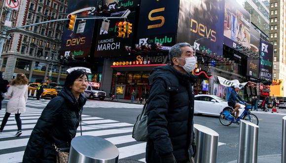 Nueva York obligará a cubrirse nariz y boca en público para limitar contagios. (Reuters)
