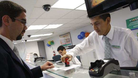 Peruanos prefieren endeudarse en moneda local. (USI)