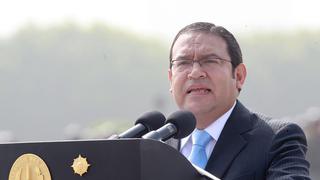 Alberto Otárola jura como ministro de Defensa del Gobierno de Dina Boluarte