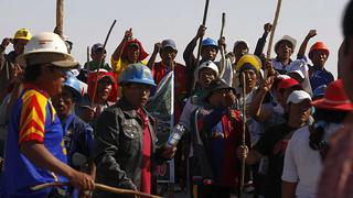 Se agrava bloqueo de vía de mineros informales en Arequipa