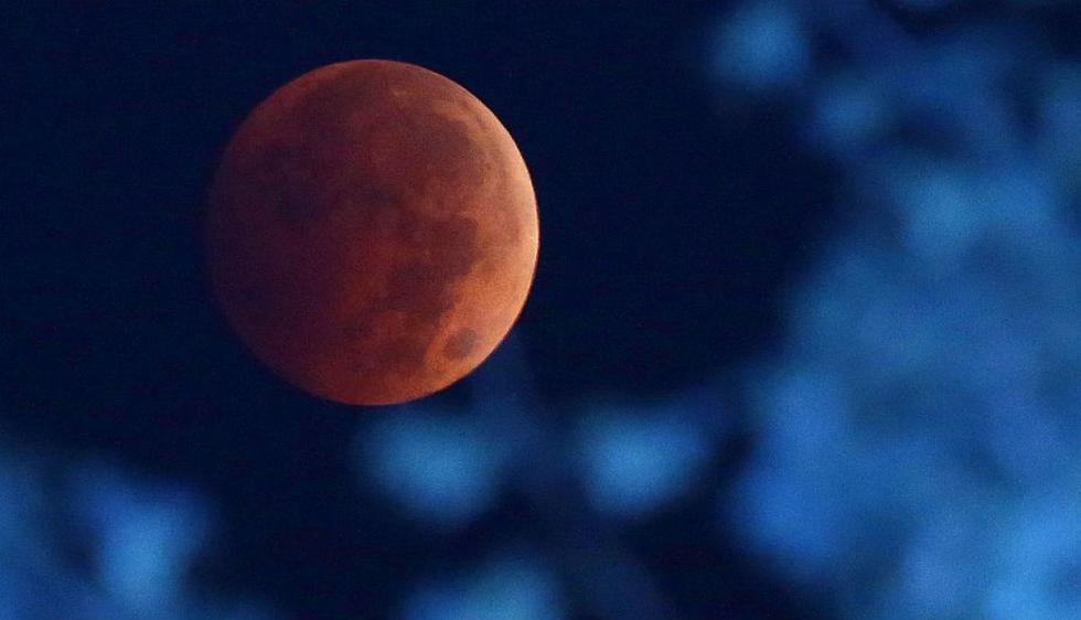 Luna de sangre en Milwaukee, EEUU. (AP)