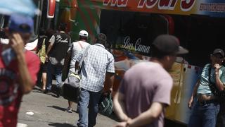 Transporte interprovincial terrestre y aéreo es suspendido en regiones que retornaron a cuarentena