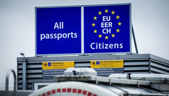 La red eHealth de la Unión Europea señaló que trabajará para "mejorar los sistema de validación y revocación para poder reaccionar aún más rápidamente a este tipo de situaciones. (Foto: Sem van der Wal / AFP)