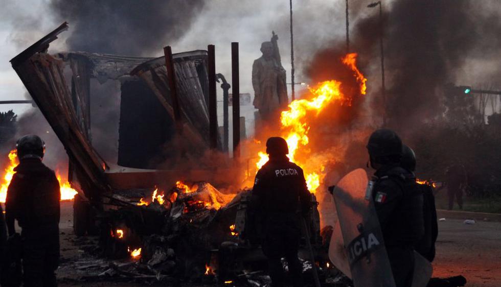 Seis personas murieron tras enfrentamiento entre maestros y policías en México. (AFP)