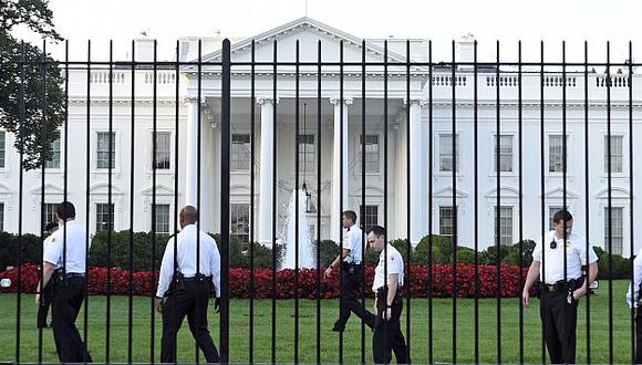 Veterano de guerra entró a la Casa Blanca portando un cuchillo. (AP)
