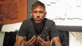 Brasil: Neymar anunció su apoyo al candidato opositor Aécio Neves