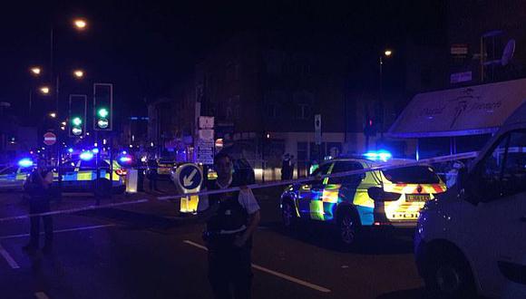 Londres: Una furgoneta embistió a varias personas y detuvieron a un sospechoso. (USI)