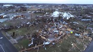 Al menos 70 personas fallecidas por el impacto de varios tornados en Estados Unidos