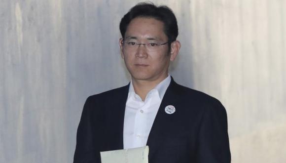 En agosto pasado, el Tribunal Supremo de Seúl le impuso al empresario una condena de cinco años por sobornos, malversación y posesión de activos. (AP)