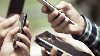 Comisión de Defensa del Consumidor aprueba predictamen para fijar tarifas tope por reconexión de teléfono, cable e internet