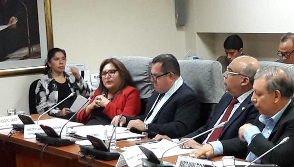 Betty Ananculi se presenta ante la Comisión de Levantamiento de Inmunidad. (Airon Nelson)