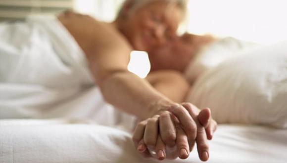 Hablar de sexo en la edad avanzada es visto como un tema tabú del que se ignora mucho y se sabe poco, señala APROPO. (Foto: Getty Images)