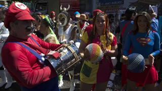 Brasil: 48 ciudades cancelan carnaval por crisis económica