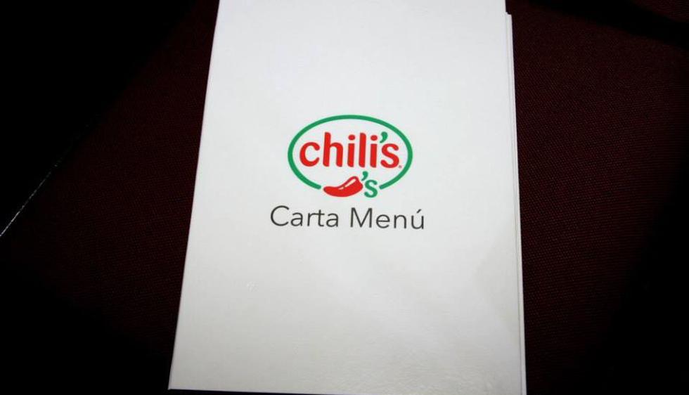 Chili´s lanzó la primera carta de comidas y bebidas en Braille. (Facebook Chilis Perú)