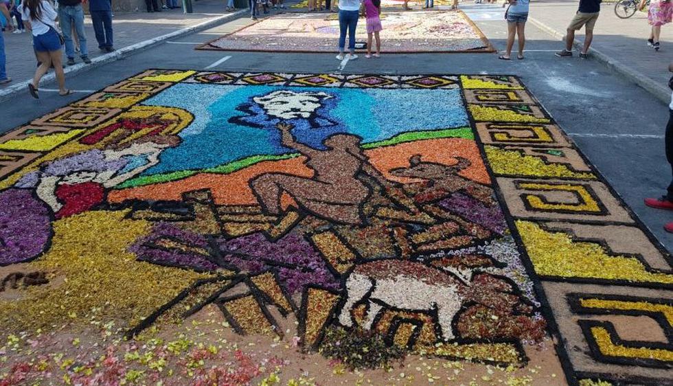 Retratan a Evangelina Chamorro en concurso de alfombras floreales. (Municipalidad de Surco)
