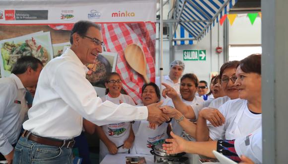El presidente Martín Vizcarra participó en la campaña "Mar Pez" junto al ministro de la Producción, Raúl Reyes Pérez, en el Callao. (Foto: Difusión)