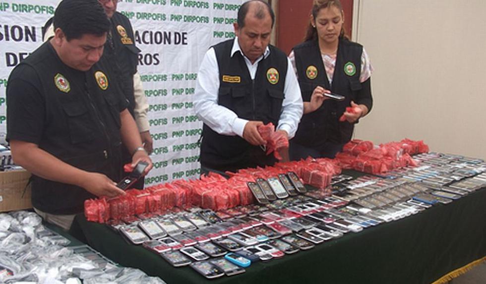 Más de medio millar de teléfonos celulares y accesorios móviles de procedencia extranjera y sin la documentación correspondiente fueron incautados por la Policía Nacional en un inmueble del Cercado de Lima. (Difusión)