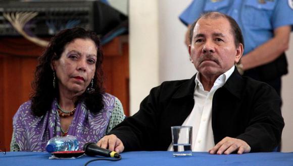 Daniel Ortega ayudó a derrocar al dictador Anastasio Somoza pero terminó emulándolo al auto elegirse en unos comicios calificados como una farsa y con sus opositores detenidos. (REUTERS)