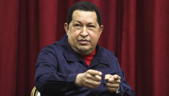 NECESITA UNA MANO. Chávez ya no puede mantener el ritmo de antaño y se cobija en sus aliados. (Reuters)